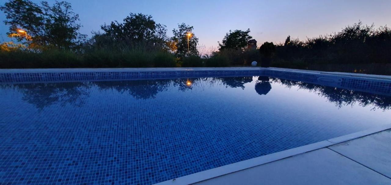 Casa Nora Adriatica Villa Vilanija ภายนอก รูปภาพ